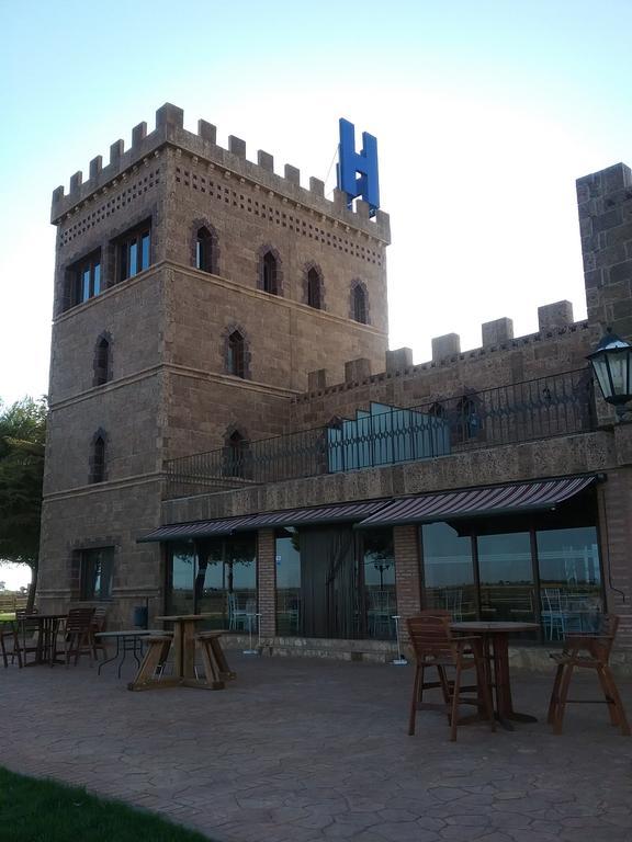 Hotel Vinedos Y Bodegas El Castillo Villarrobledo Exteriör bild
