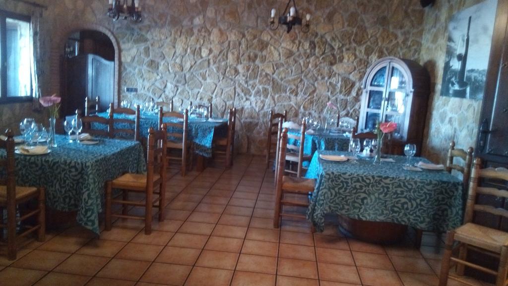 Hotel Vinedos Y Bodegas El Castillo Villarrobledo Exteriör bild